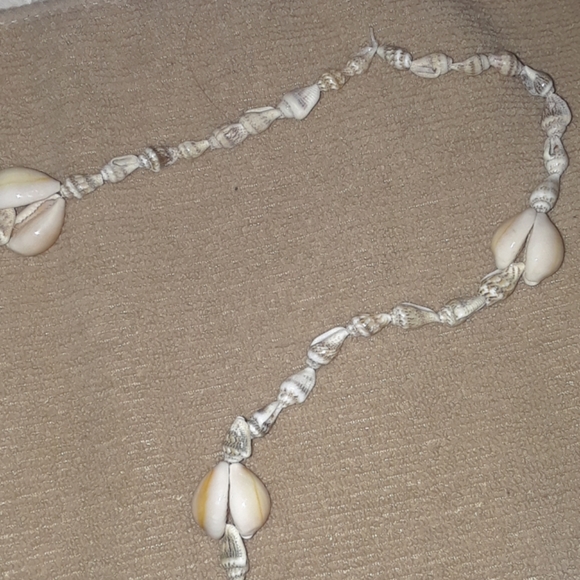 Seashell Necklaces - Picture 3 of 7